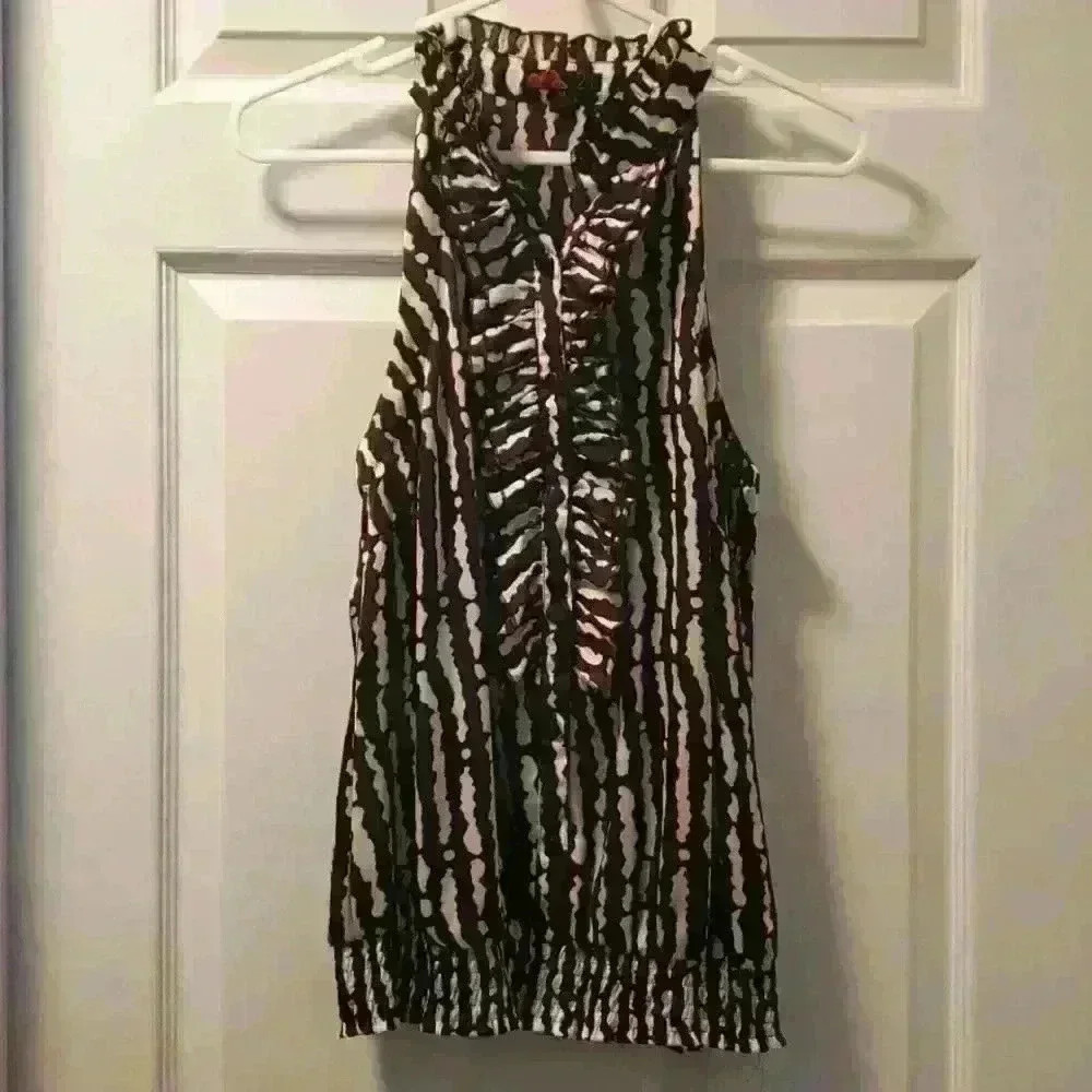 Women's Forever 21 top. SZ med. Purple and white.